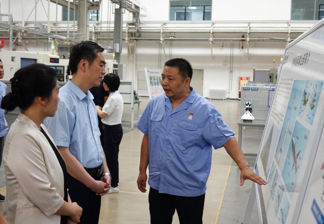 河南省工信廳黨組成員、副廳長孫永民一行蒞臨公司考察調(diào)研